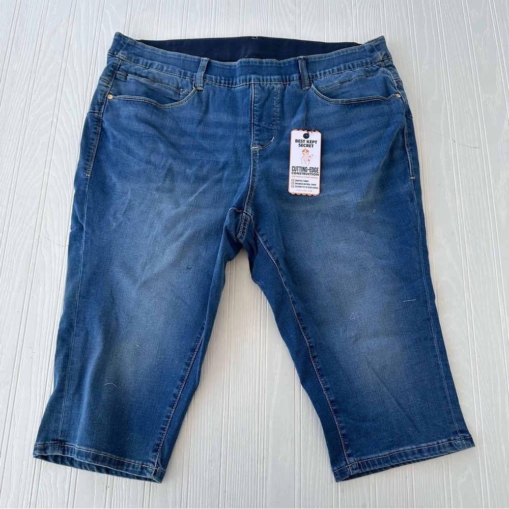 Jag high‎ rise skinny capri jeans sizes 14w(2) ,16w(2), 18w,20w,22w,and 24w(2)